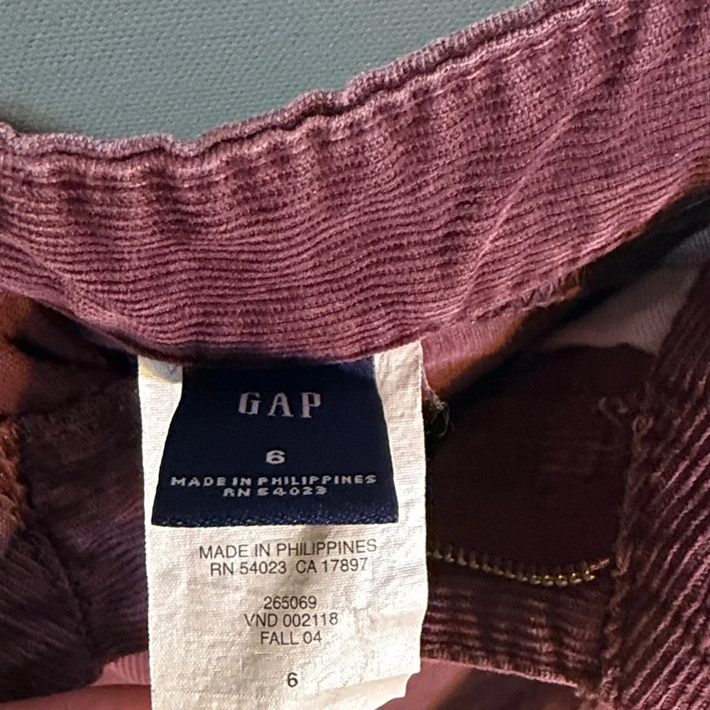 True Y2K vintage GAP corduroy, a- line skirt in plum, tag marked from 2004, EUC - Picture 6 of 9